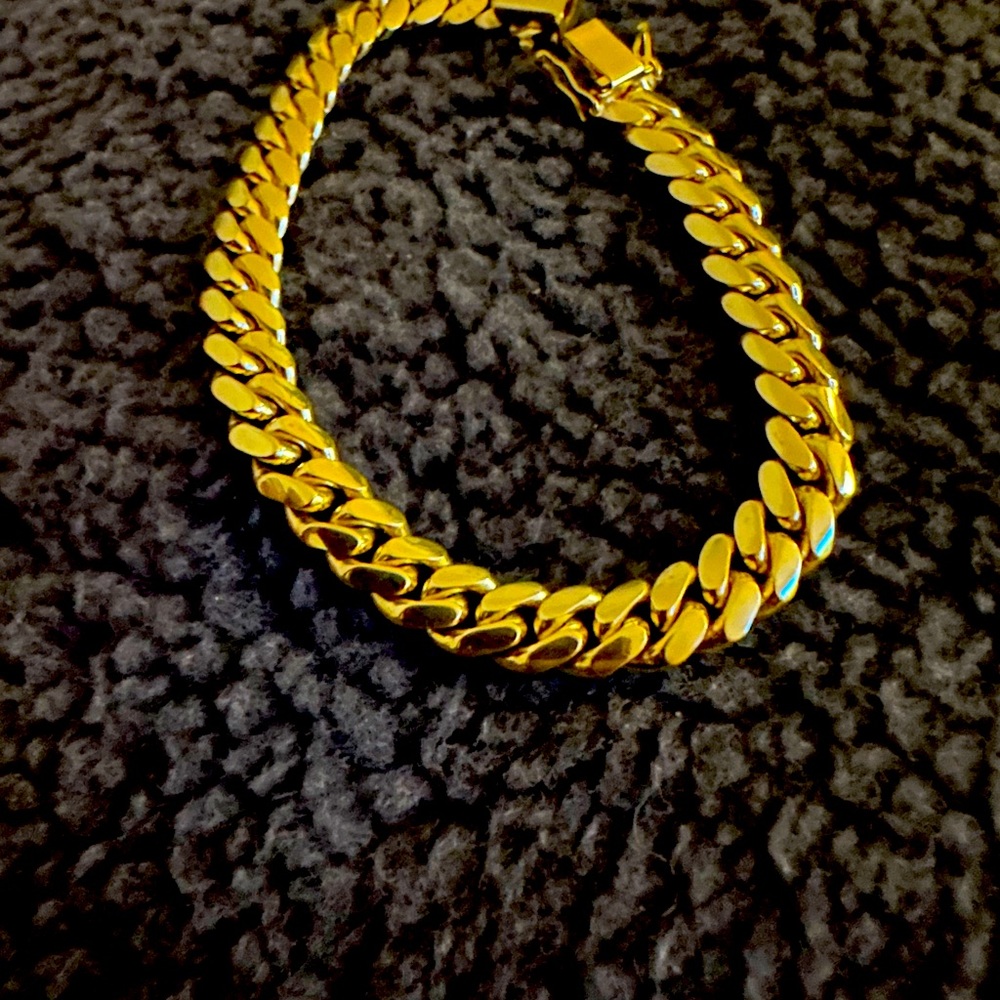 14 K solid yellow gold Miami Cuban ink bracelet 9mm 8” 54.1grams!!